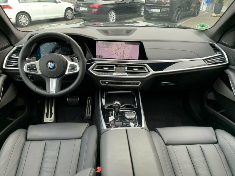 BMW X7 30d xDrive Mpaket | německé předváděcí auto | maximální výbava | skladem ihned k předání | skvělá cena | nákup online